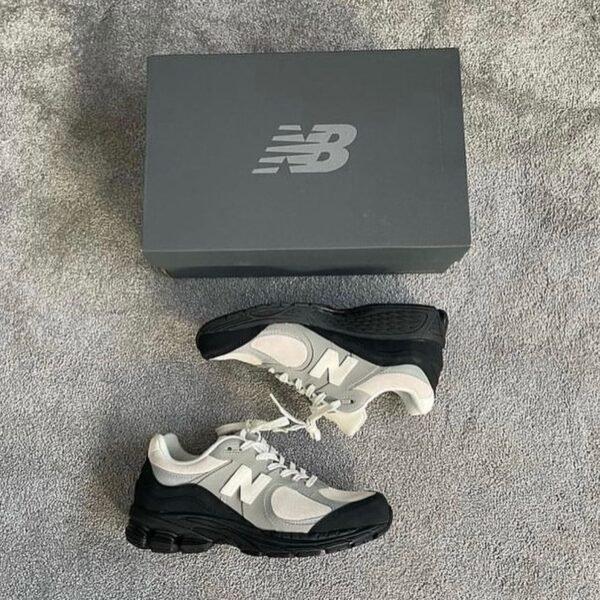 BASEMENT x NEW BALANCEE 2002R