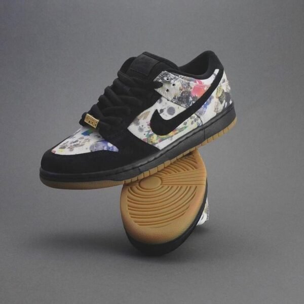 SUPREME x NIKEE SB DUNK RAMMELLZEE