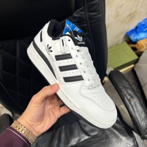 ADIDASS FORUM LOW BLACK WHITE
